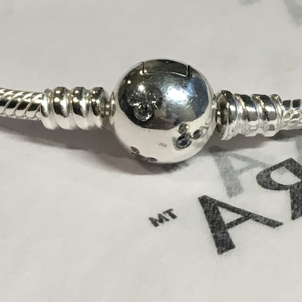 Pandora Disney Mickey Bracelet - Picture 3 of 6